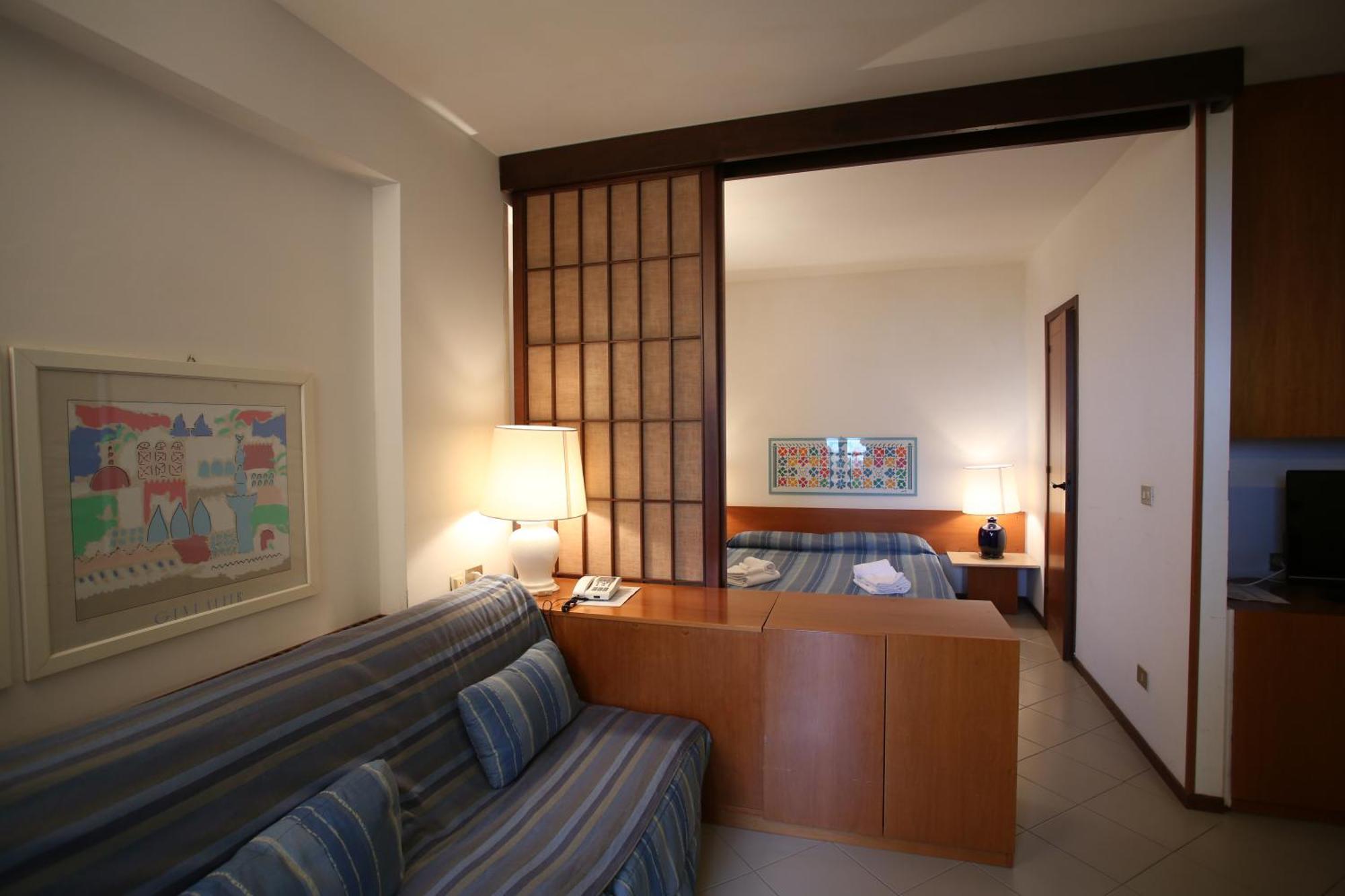 Holiday Homes Marina Apartments Пунта-Ала Экстерьер фото
